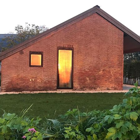 クラヒェンブルフ Bed En Brood In De Kapschuur - Boerderij De Zuiderkrib Bed & Breakfast エクステリア 写真