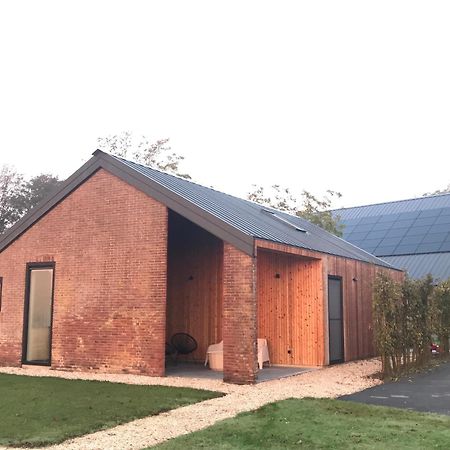クラヒェンブルフ Bed En Brood In De Kapschuur - Boerderij De Zuiderkrib Bed & Breakfast エクステリア 写真