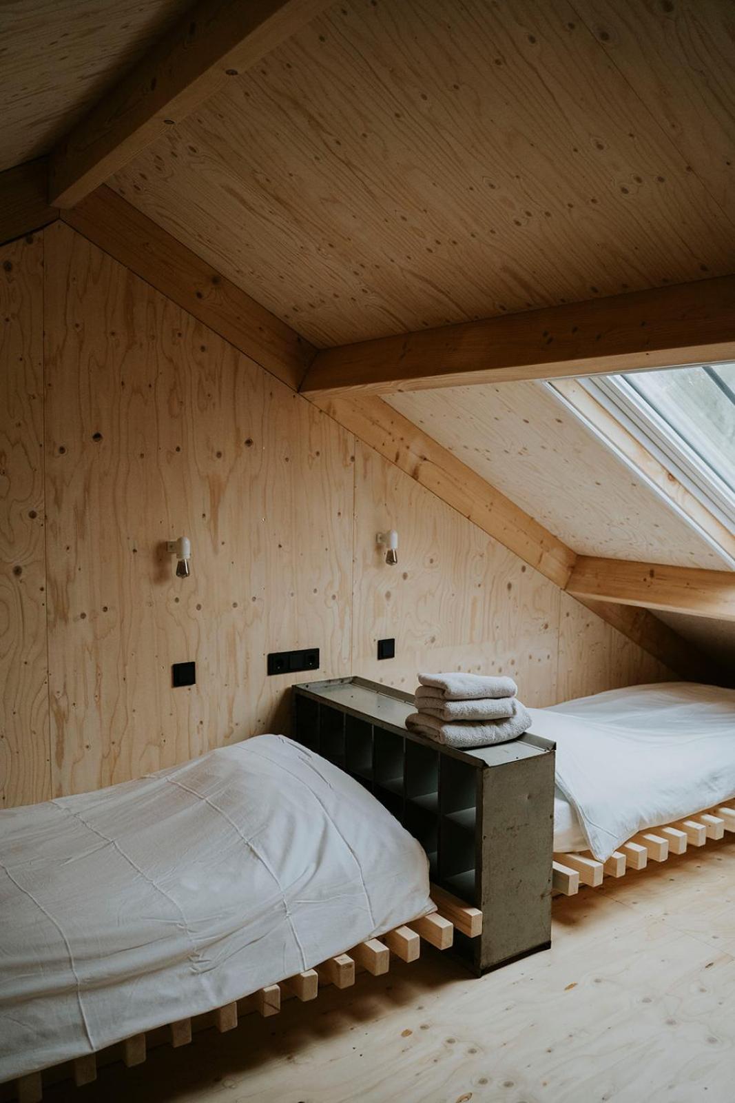 クラヒェンブルフ Bed En Brood In De Kapschuur - Boerderij De Zuiderkrib Bed & Breakfast エクステリア 写真