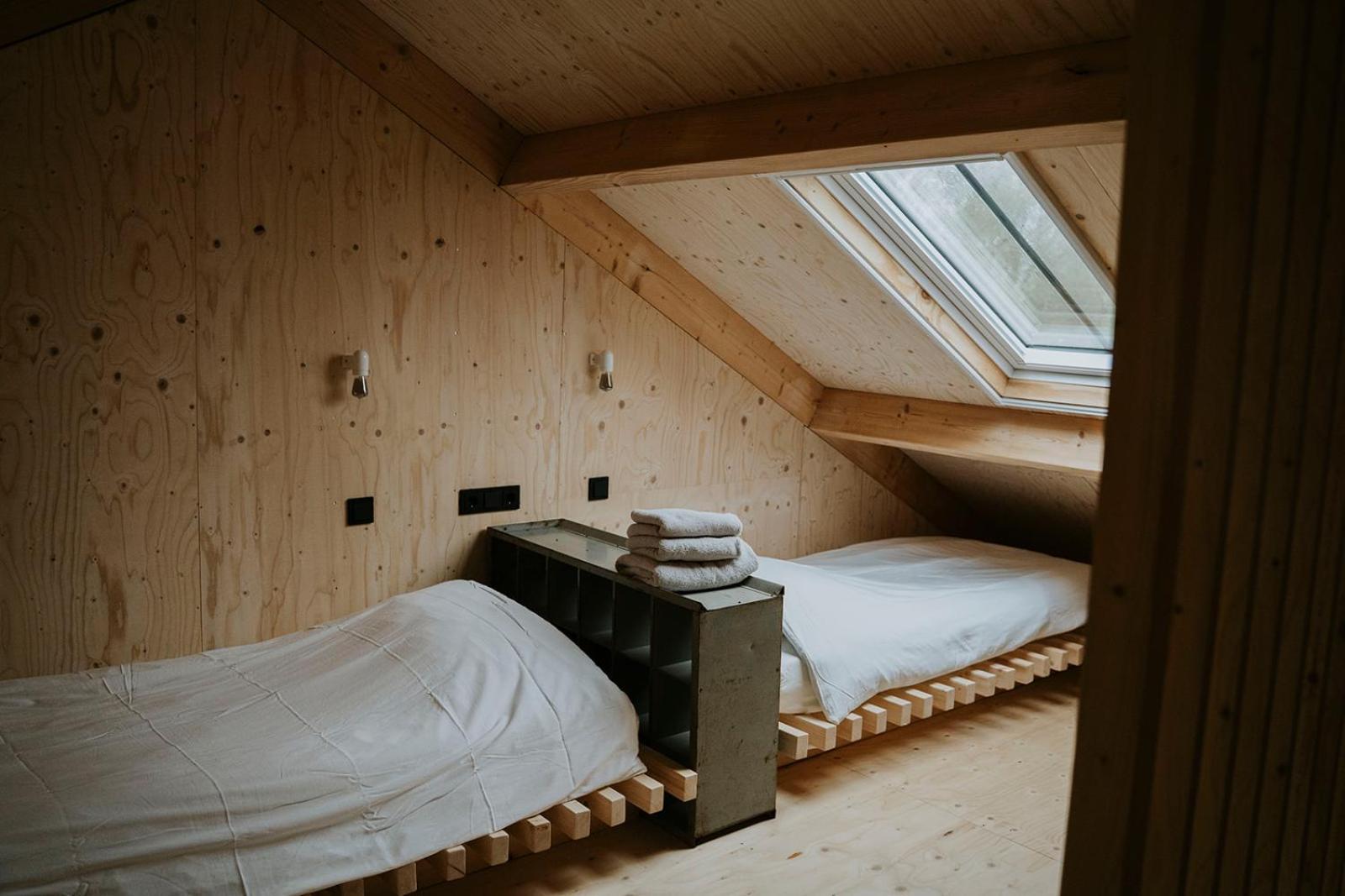 クラヒェンブルフ Bed En Brood In De Kapschuur - Boerderij De Zuiderkrib Bed & Breakfast エクステリア 写真