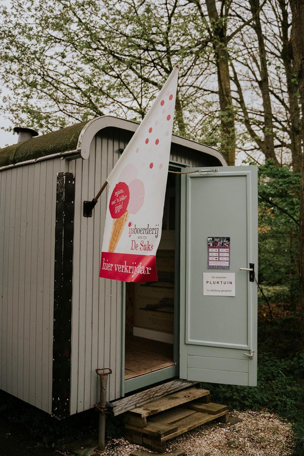 クラヒェンブルフ Bed En Brood In De Kapschuur - Boerderij De Zuiderkrib Bed & Breakfast エクステリア 写真