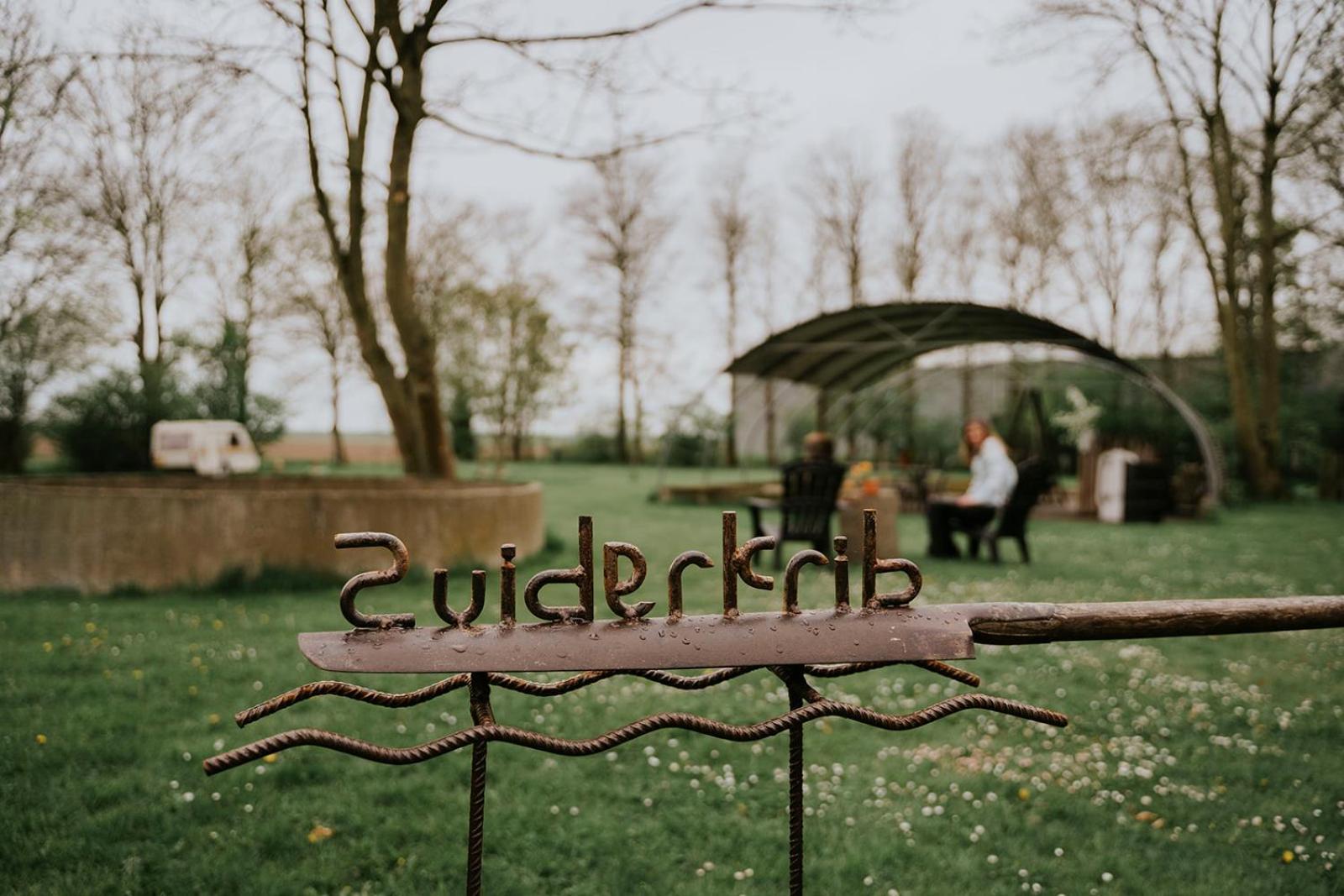 クラヒェンブルフ Bed En Brood In De Kapschuur - Boerderij De Zuiderkrib Bed & Breakfast エクステリア 写真