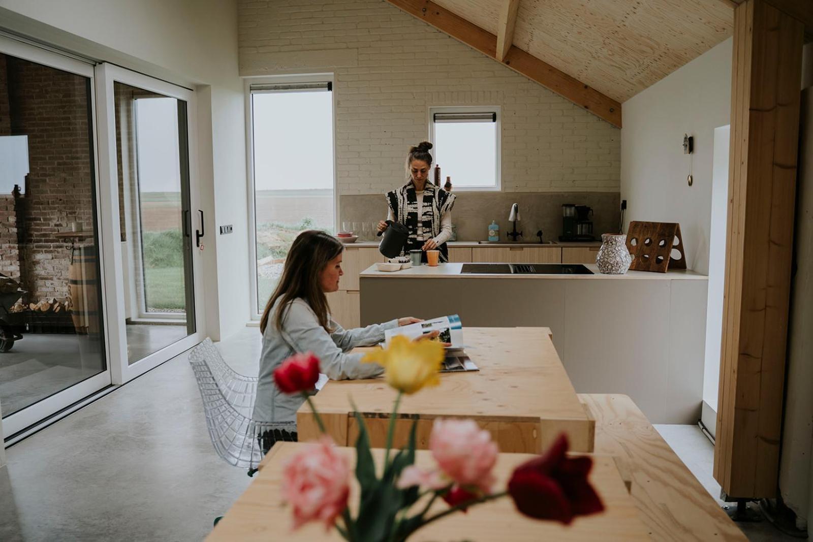 クラヒェンブルフ Bed En Brood In De Kapschuur - Boerderij De Zuiderkrib Bed & Breakfast エクステリア 写真