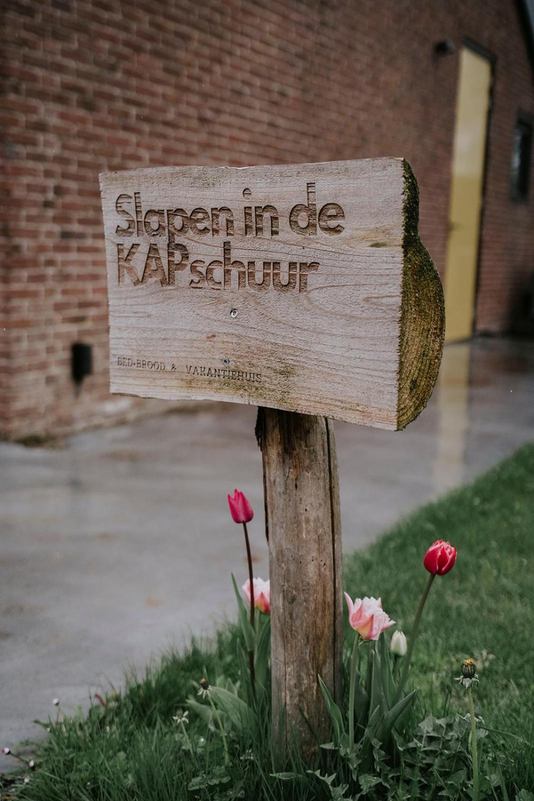 クラヒェンブルフ Bed En Brood In De Kapschuur - Boerderij De Zuiderkrib Bed & Breakfast エクステリア 写真